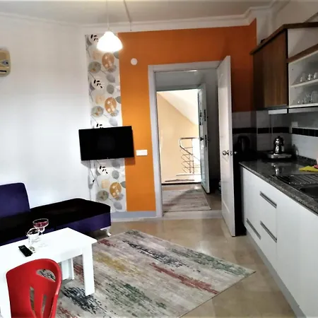 مايا أبارت أنطاليا